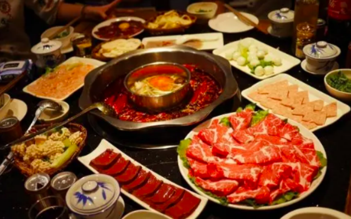 火锅餐饮加盟店开店,如何根据不同地区调整口味?